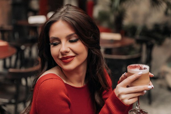 Impact révolutionnaire des séries télévisées des années 90 sur les tendances mode : une rétrospective fascinante